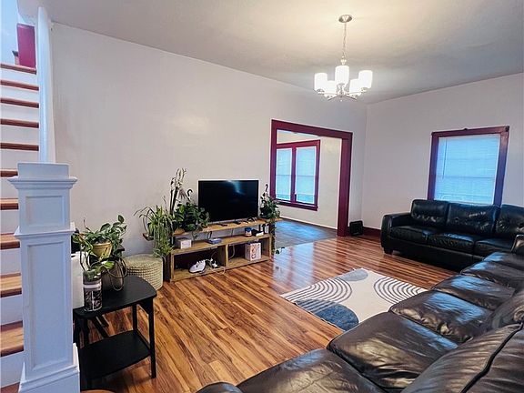 4th image of 1831 Butternut St