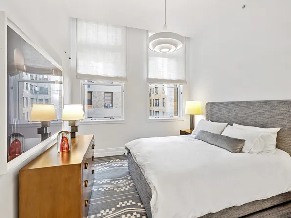 555 West End Avenue image 9 of 16