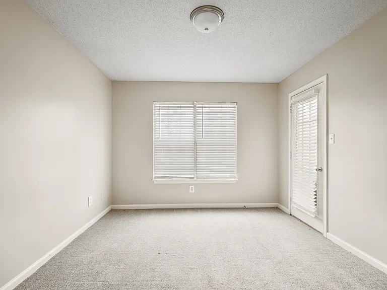 Pepper Ridge — Photo 10