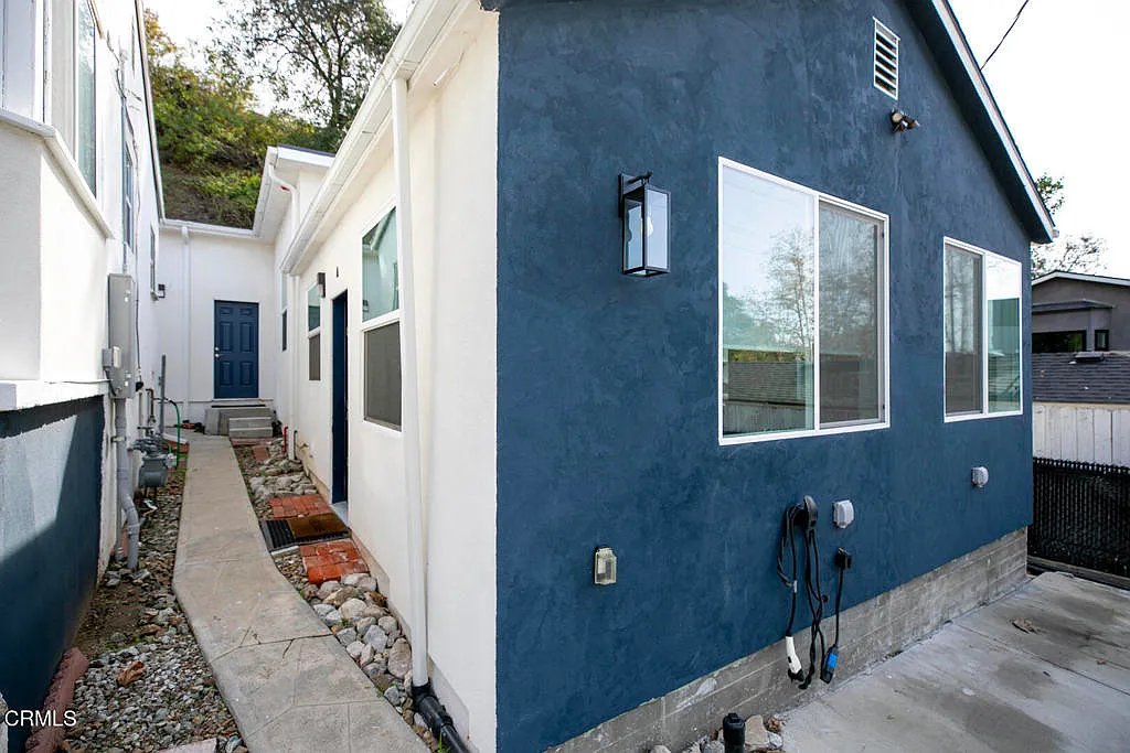 2 bed, 2.0 bath, 1100 sqft, $3,495 — Photo 4