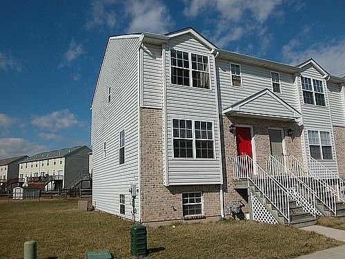 1st image of 277 Vincent Cir