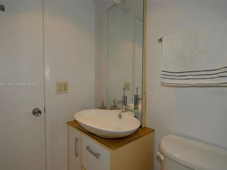 600 NE 36th St #1212 — Photo 14