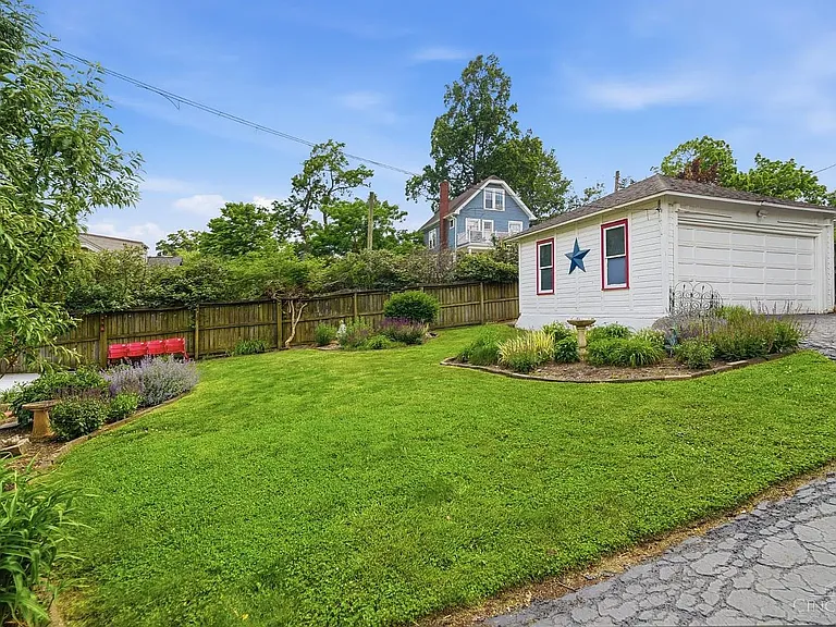 3647 Paxton Ave — Photo 3