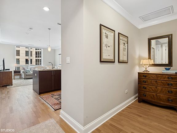 3rd image of 10 E Delaware Pl #10C