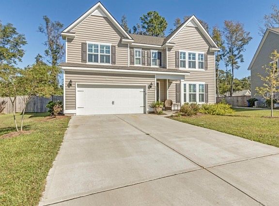 3rd image of 821 Harbor Woods Cir
