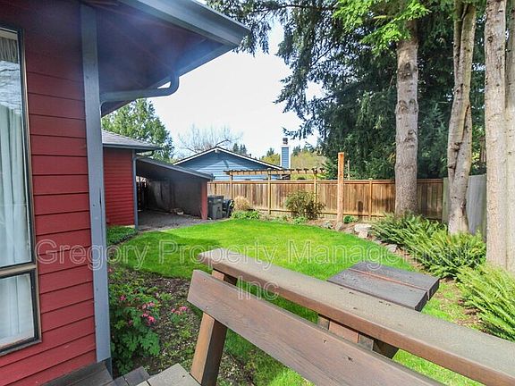 3rd image of 10943 NE 133rd St