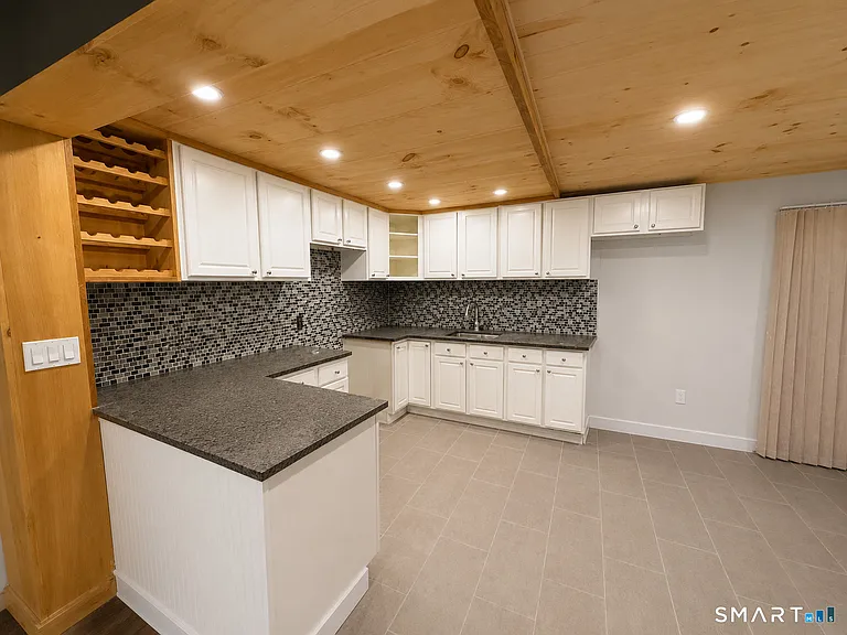 85 Banks Rd — Photo 4