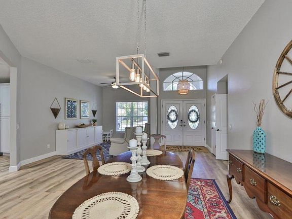 3rd image of 4624 Basswood St