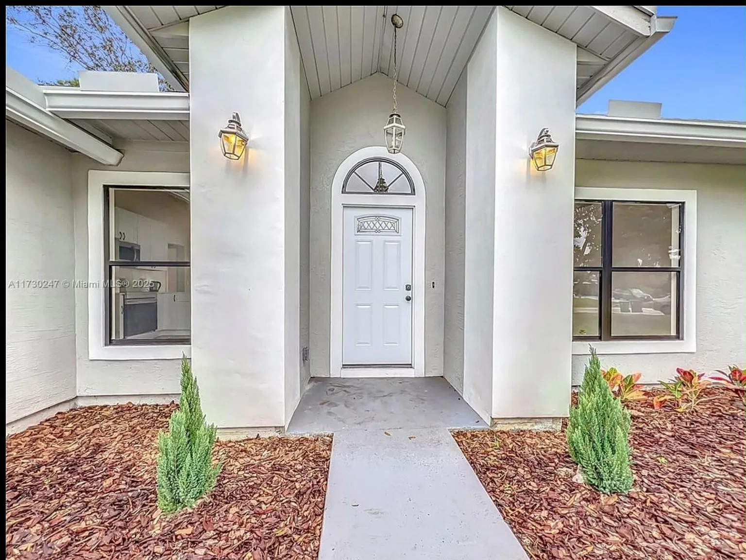 3 bed, 2.0 bath, 1544 sqft, $3,000 — Photo 3