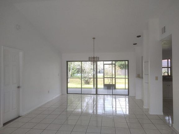 4th image of 612 N Delmonte Ct