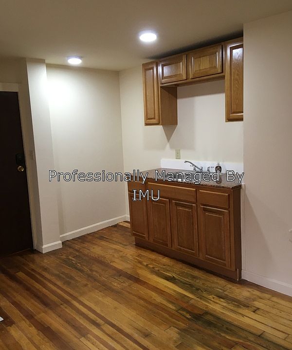 1st image of 19 4th Ave #1