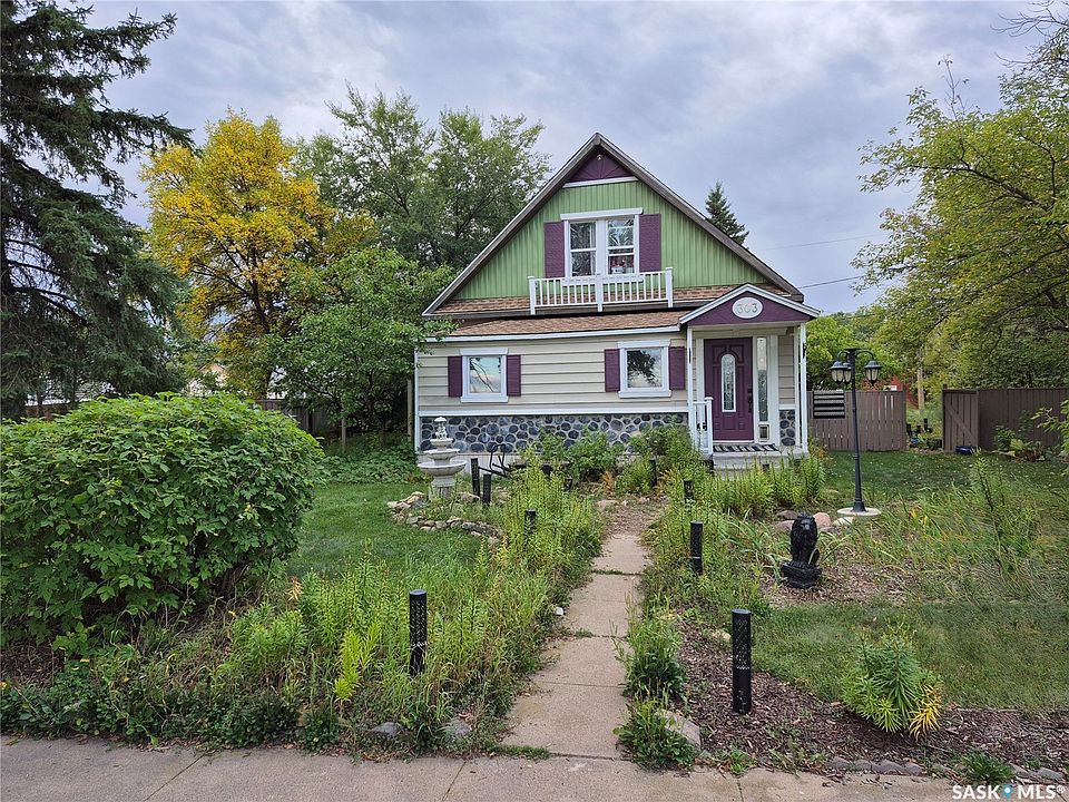 1st image of 303 Edward Street