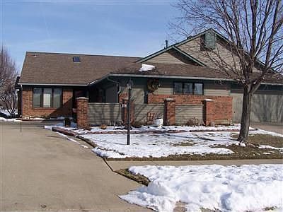 1st image of 370 Weathersfield Dr