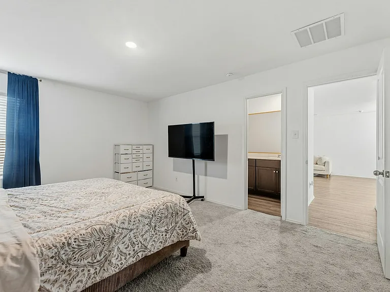 2915 Acacia Dr — Photo 14