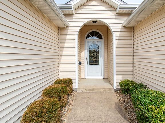 4th image of 862 Cedar Way