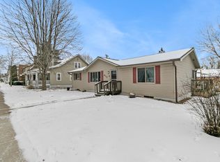 614 W Pleasant St, Portage, WI 53901