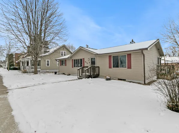 614 W Pleasant St, Portage, WI 53901