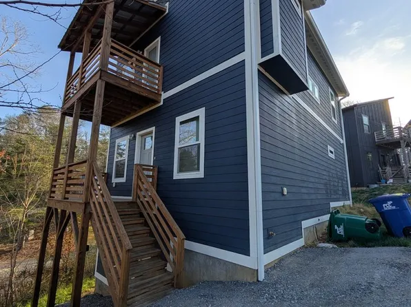 610 Salem Heights Ln, Swannanoa, NC 28778