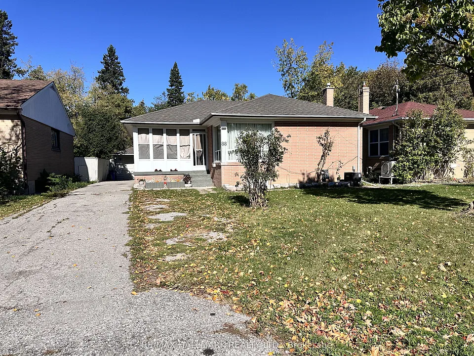 88 Rockport Cres #LOWER