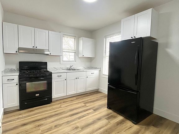 2nd image of 123 Clinton Ave Floor 2