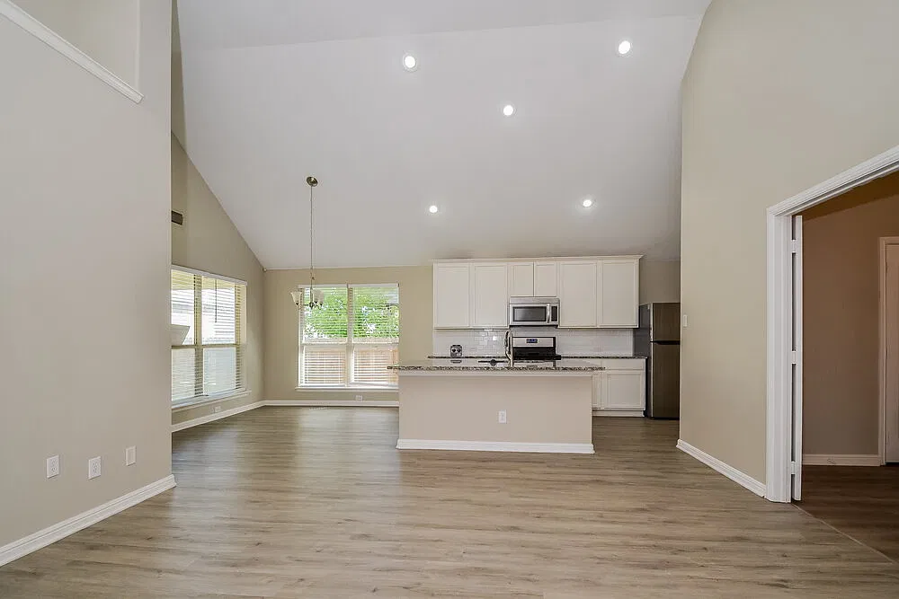 3 bed, 2.0 bath, 1658 sqft, $1,985 — Photo 4
