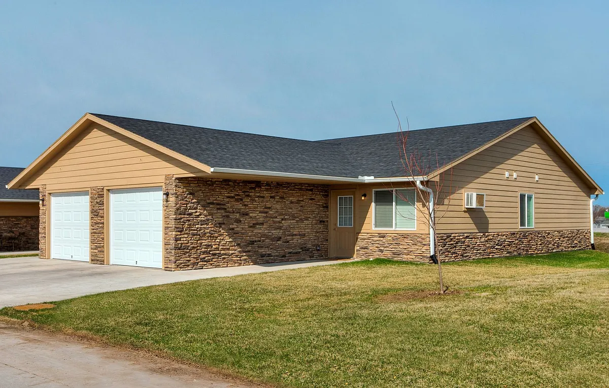 Building Photo - Meadow Vista
