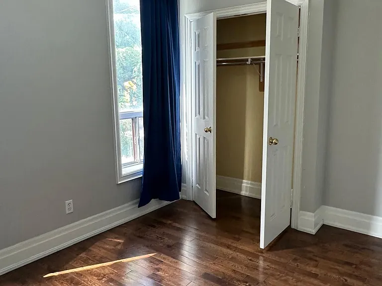 378 College St #2 — Photo 15