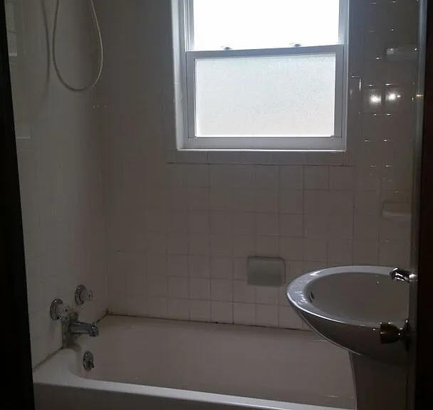1223 Roosevelt Ave #T — Photo 8