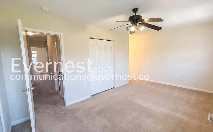 2325 McClellan Ct — Photo 16