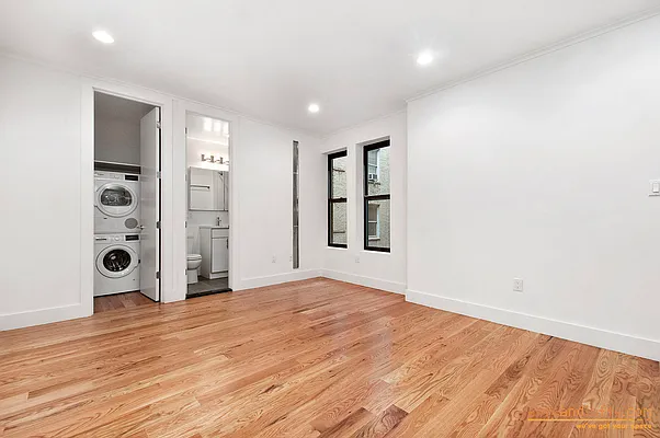 Rented by aptsandlofts.com | media 27
