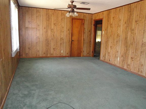 3rd image of 1102 Willard Dr