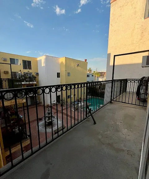 La Jolla Courtyard — Photo 48