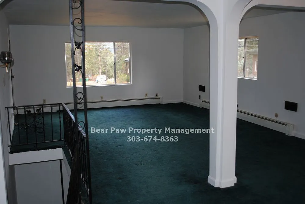 3 bed, 1.0 bath, 2000 sqft, $2,440 — Photo 2