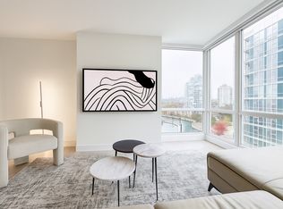 1077 Marinaside Cres #905, Vancouver, BC V6Z 2Z5