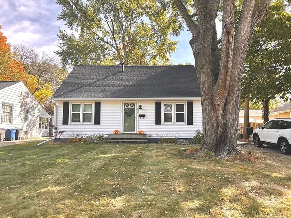 3305 54th St, Des Moines, IA 50310
