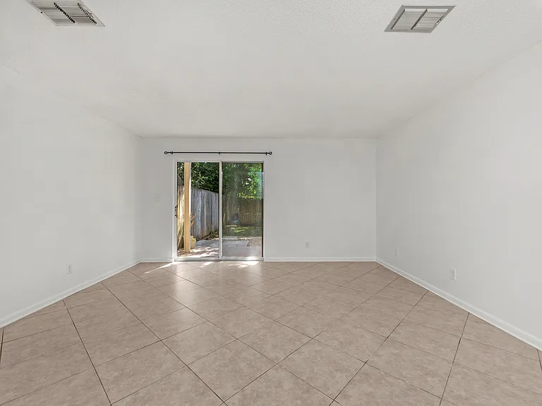 337 Woodham Ct — Photo 12