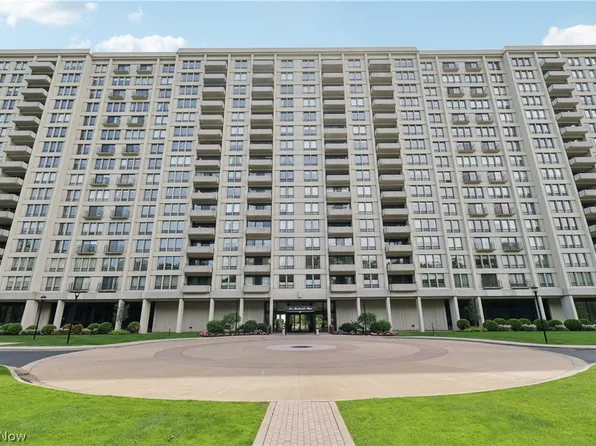 1 Bratenahl Pl APT 1010, Cleveland, OH 44108