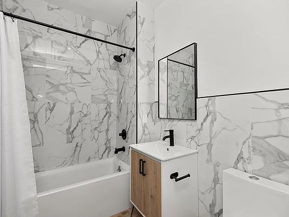 4th image of 147 Stanhope St #1A