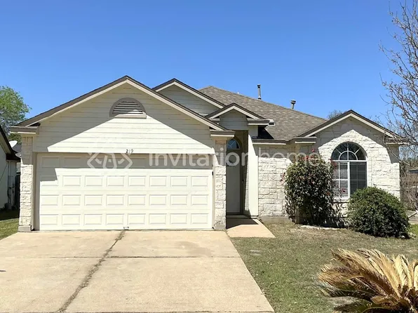 219 Sandhill Dr, Lockhart, TX 78644