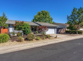 315 Firelight Dr, Santa Rosa, CA 95403