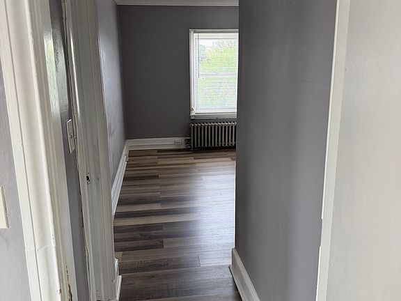 3rd image of 621 Green St APT 3