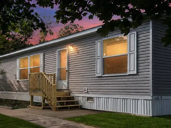1206 Shiawassee River Rd, Three Rivers, MI 49093