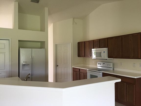 2nd image of 5792 NW Zinnia Street