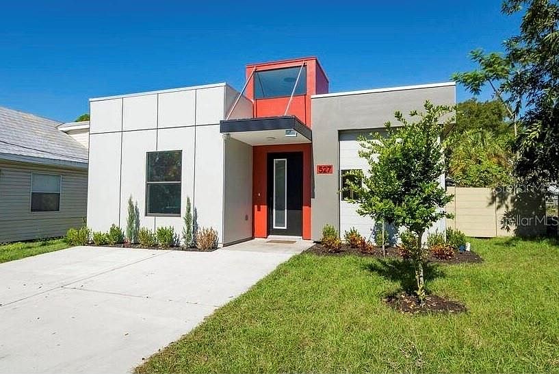 1st image of 527 Grand Blvd