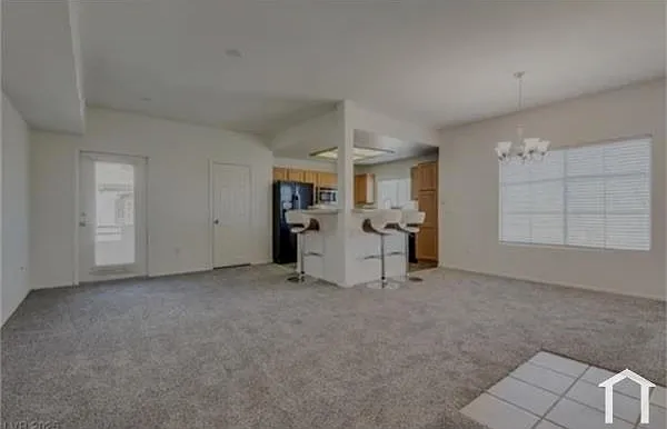 3 bed, 1318 sqft, $2,400 — Photo 3