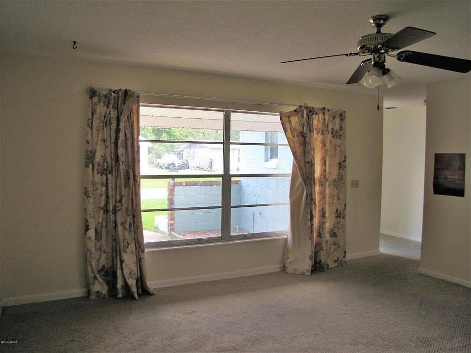 1st image of 900 Glenda Dr