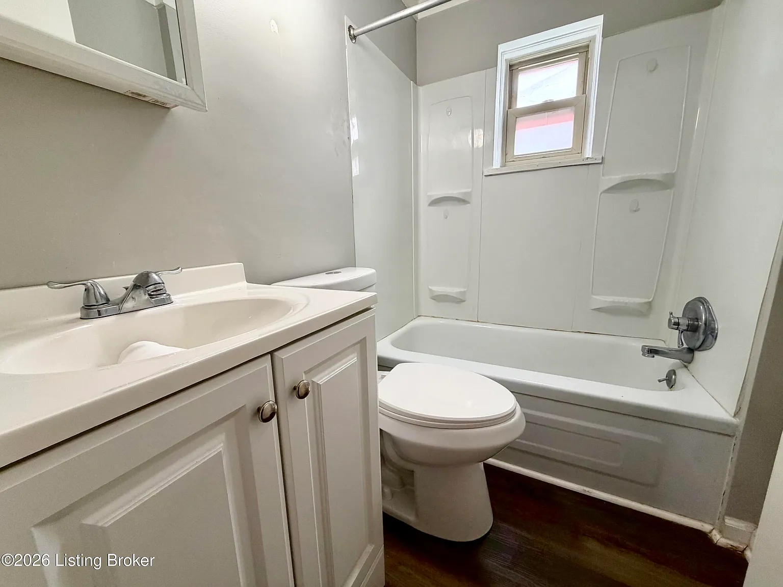 206 N Oak St — Photo 2