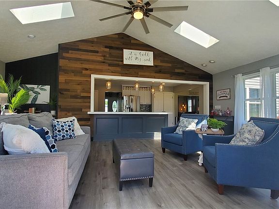 4th image of 118 Cassidy Way