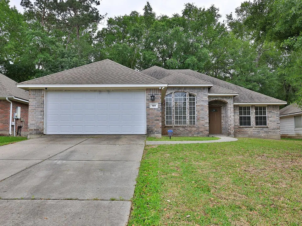 909 Katie Ln