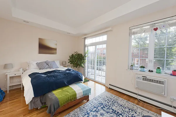 Rented by Compass | media 60